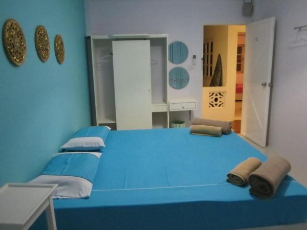 Na Na Chart Phuket Hostel Csalong Szoba fotó