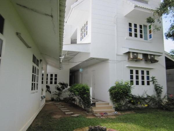Na Na Chart Phuket Hostel Csalong Kültér fotó